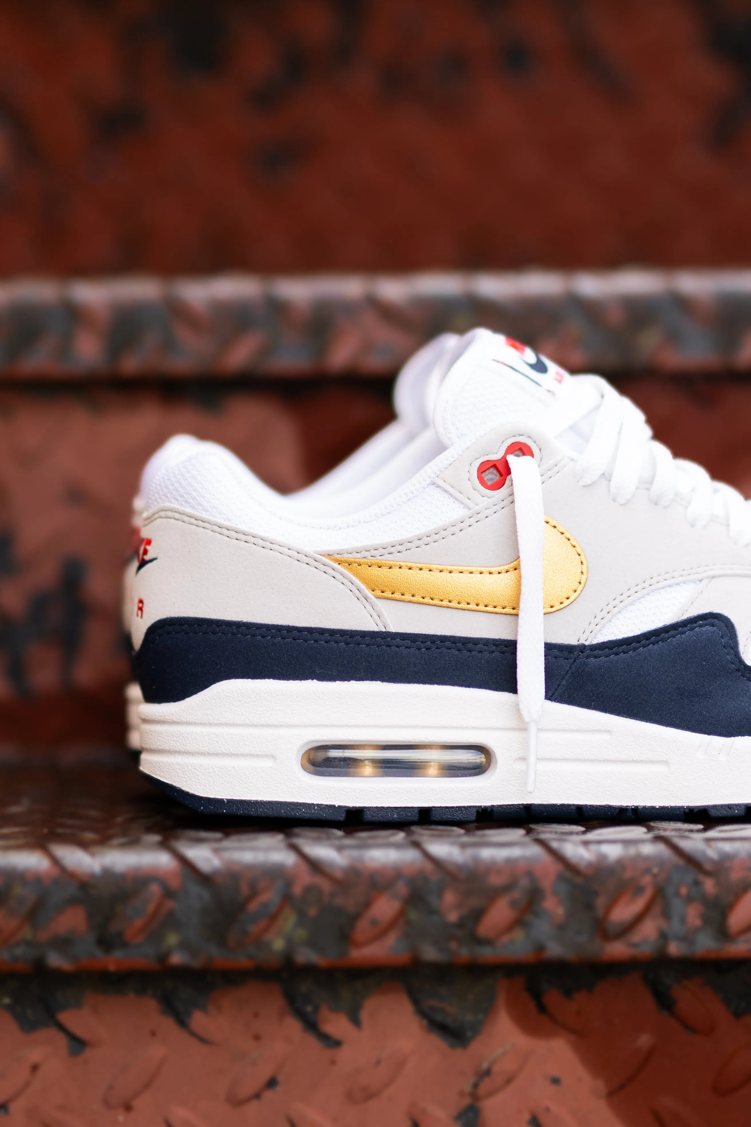 Mens Nike Air Max 1 (Obsidian/Metallic Gold-White)