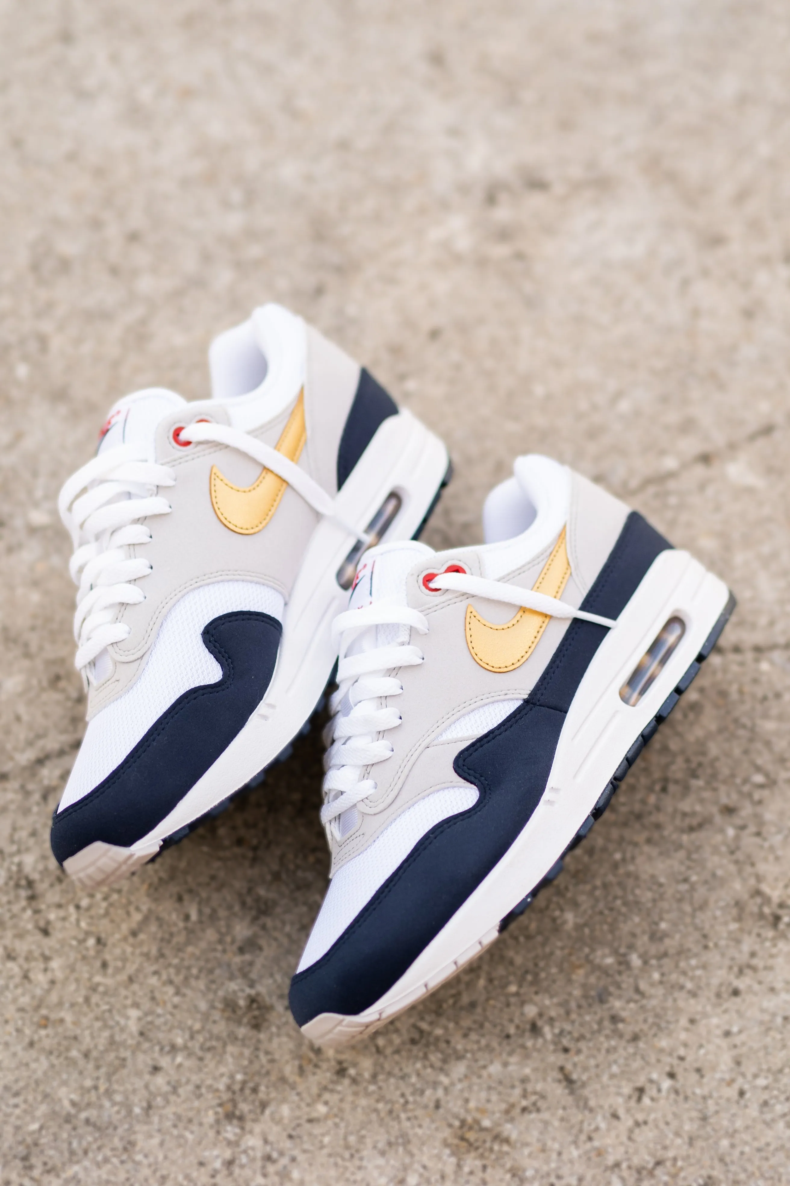 Mens Nike Air Max 1 (Obsidian/Metallic Gold-White)