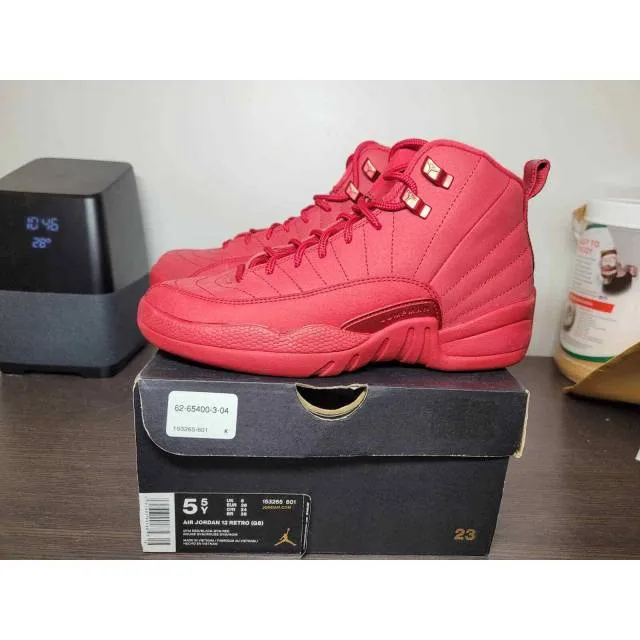 Nike air jordan 12 retro red black 153265-601 size 5.5