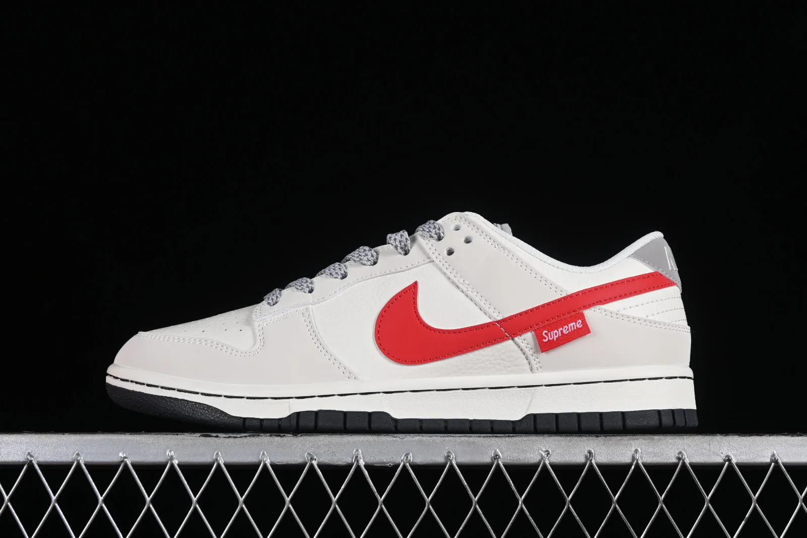 Nike SB Dunk Low Supreme Off White Black Red Grey DQ1098-333