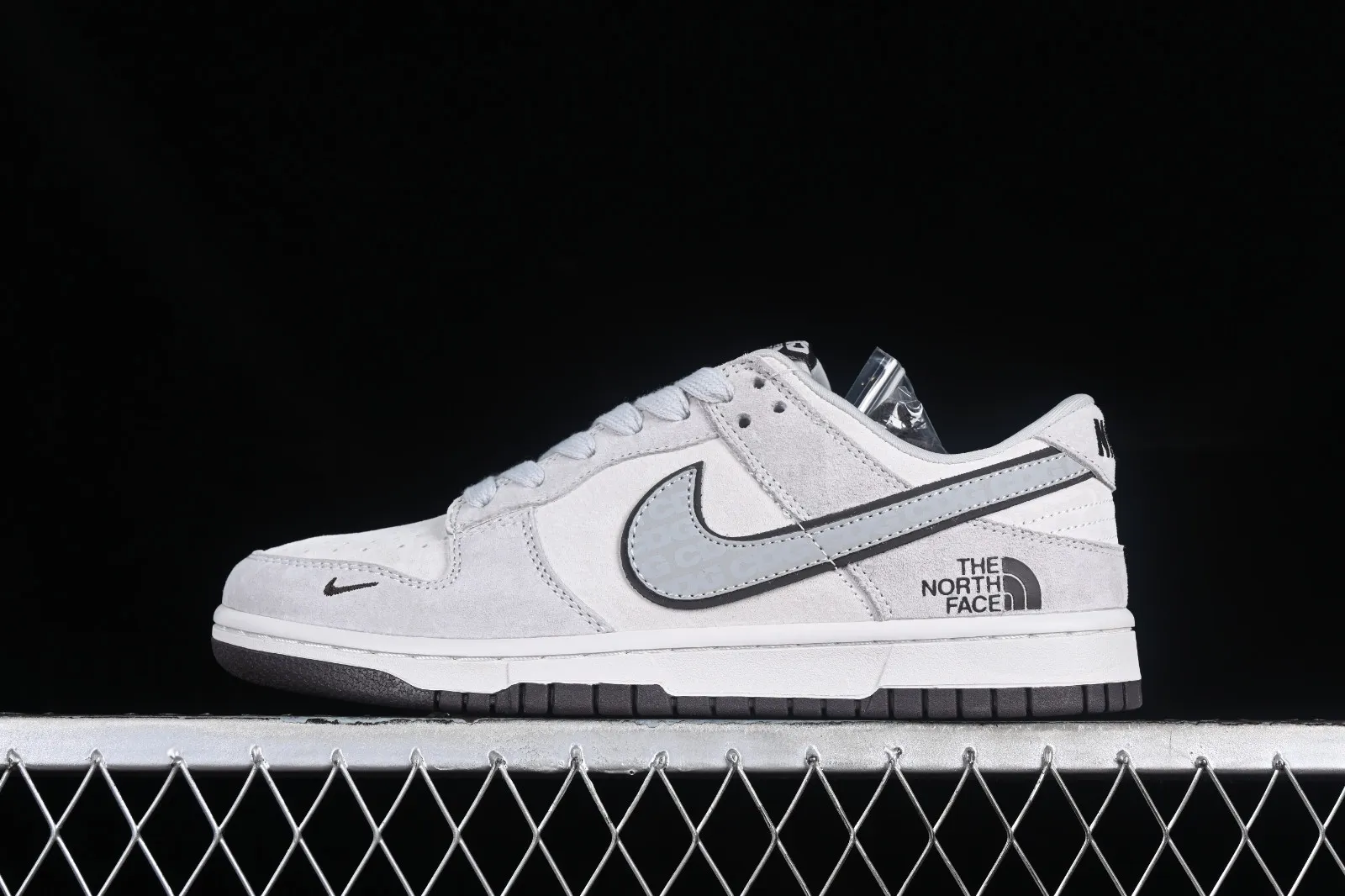 Nike SB Dunk Low The North Face Grey Black FC1688-182