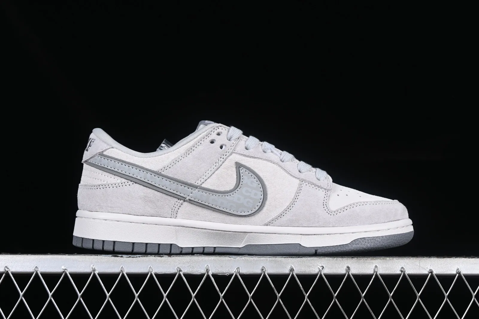 Nike SB Dunk Low The North Face Grey White FC1688-181