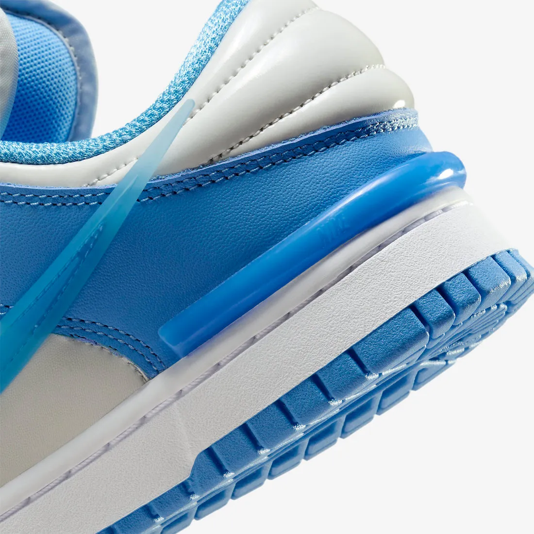 Nike SB Dunk Low Twist University Blue Photon Dust White DZ2794-002