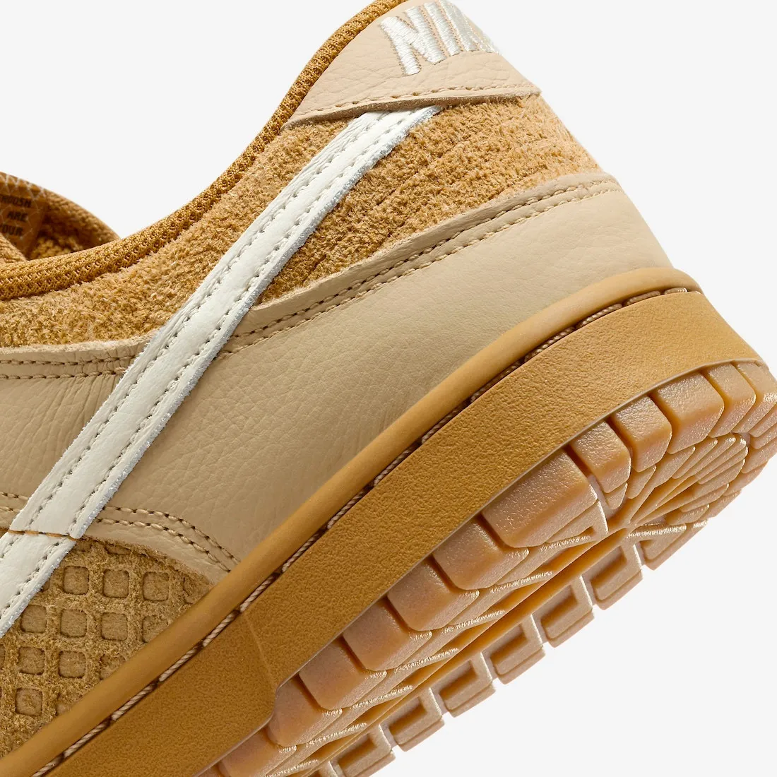 Nike SB Dunk Low Waffle Wheat Coconut Milk Sesame Total Orange FZ4041-744