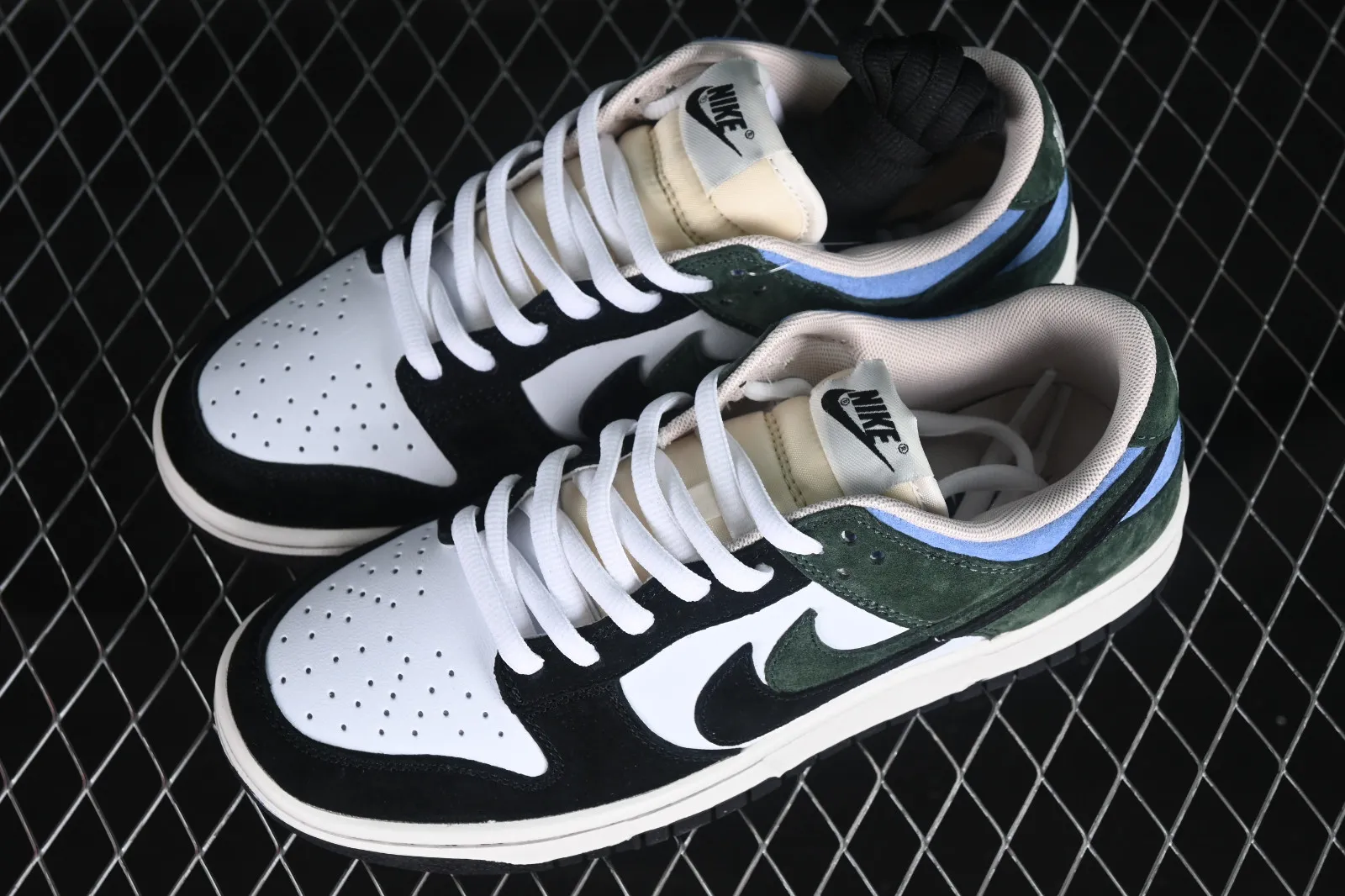 Otomo Katsuhiro x Nike SB Dunk Low Steamboy OST Dark Green Blue Black CT2552-897