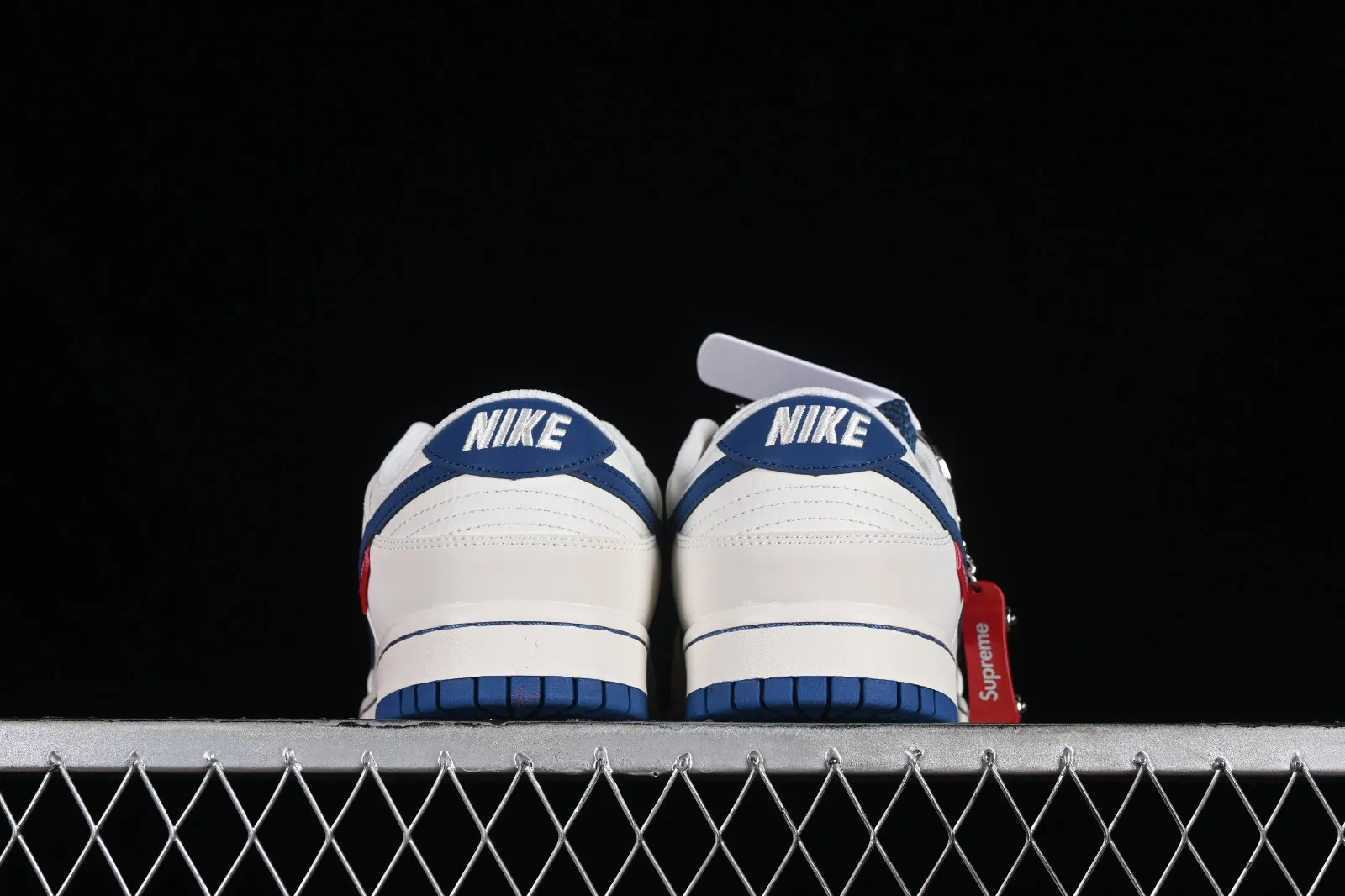 Supreme x Nike SB Dunk Low Off White Blue Red DQ1098-335